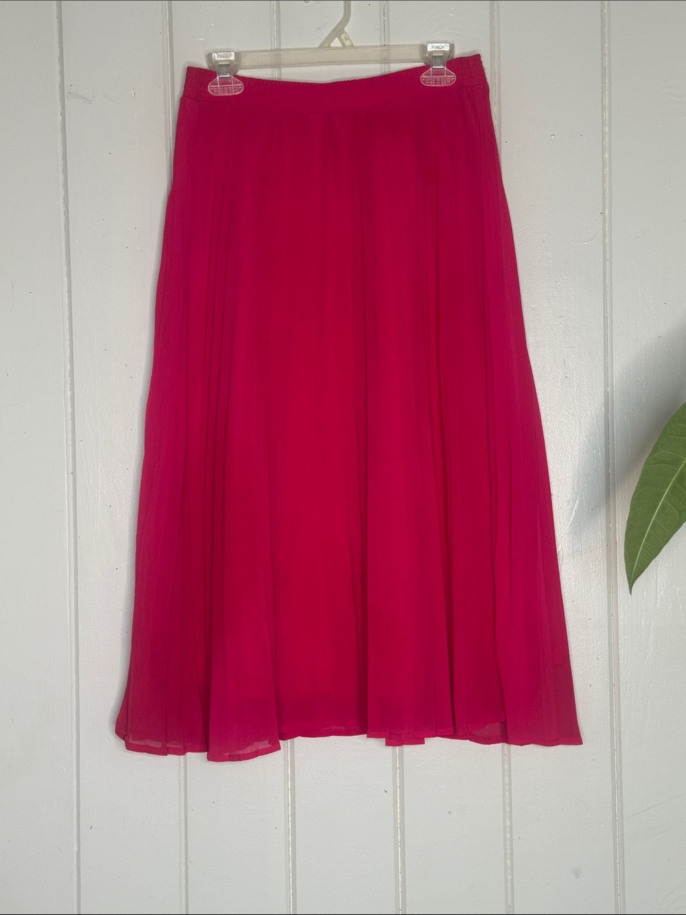 a new day Fuchsia Pleated Midi Skirt